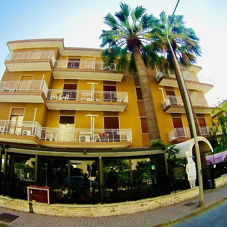 Ξενοδοχείο Jole Marina dʼAndora